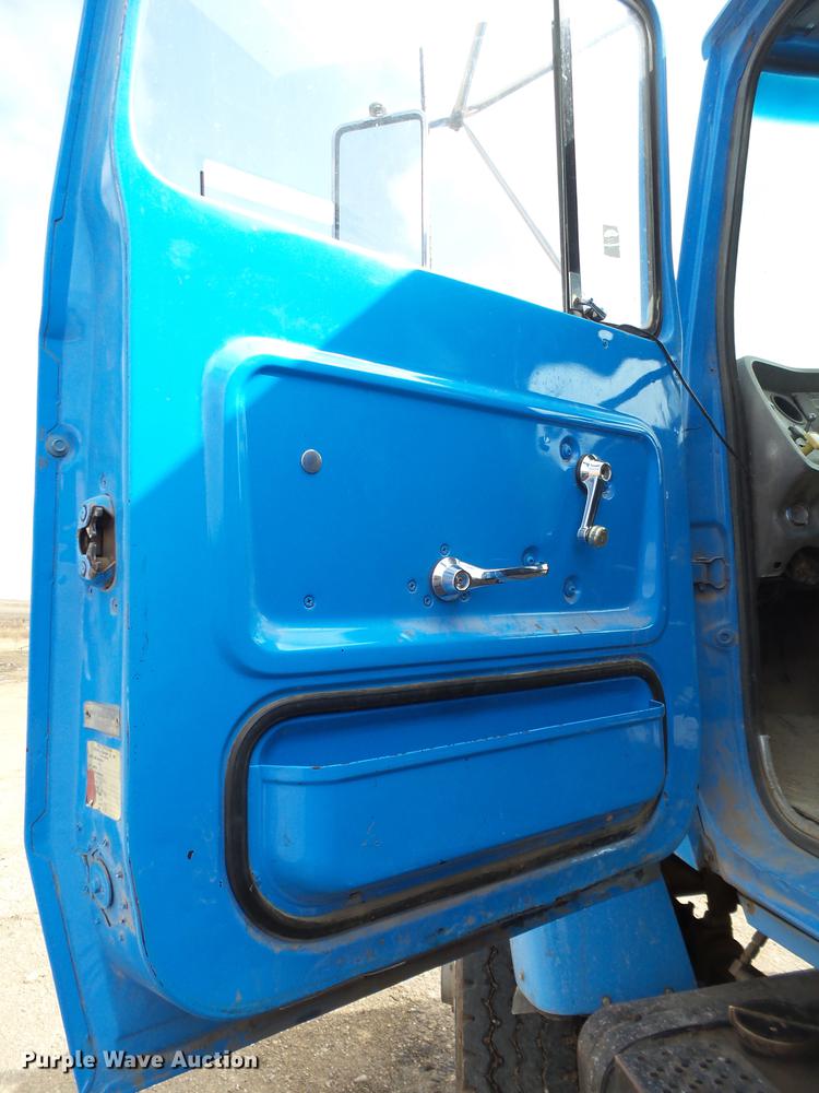 image for item EN9534 1973 Ford 9000 dump truck