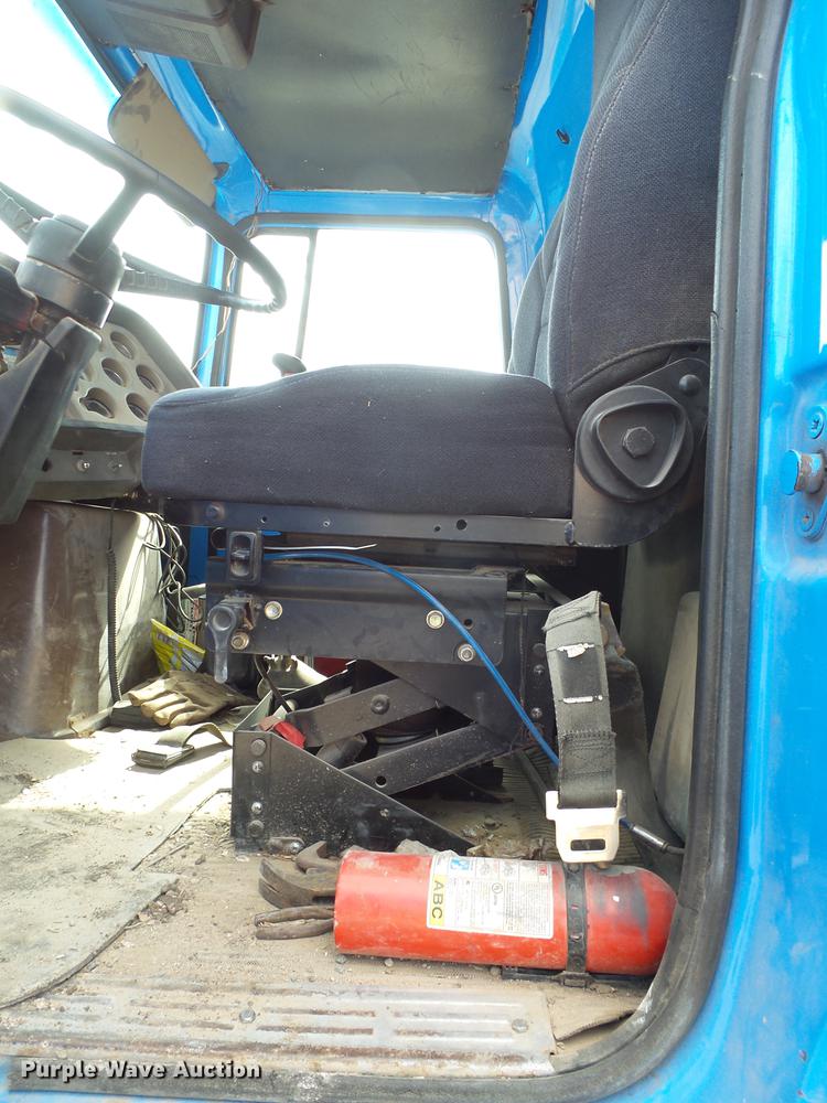 image for item EN9534 1973 Ford 9000 dump truck