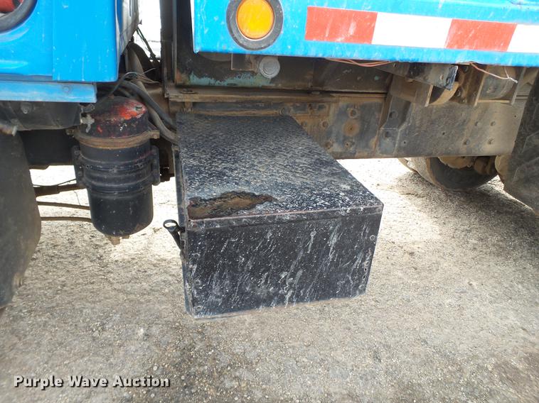 image for item EN9534 1973 Ford 9000 dump truck