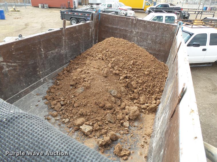 image for item EN9534 1973 Ford 9000 dump truck