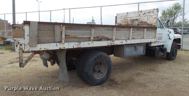 image for item EN9535 1985 Ford F700 dump truck