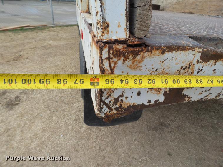 image for item EN9535 1985 Ford F700 dump truck