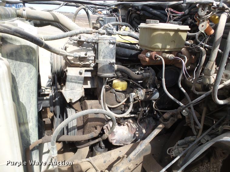 image for item EN9535 1985 Ford F700 dump truck