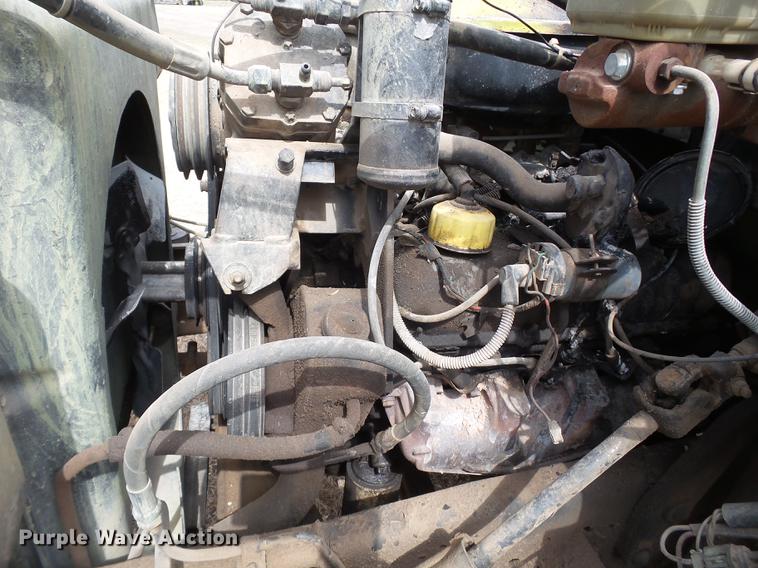 image for item EN9535 1985 Ford F700 dump truck