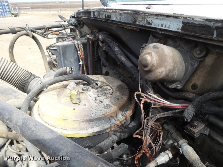 image for item EN9535 1985 Ford F700 dump truck