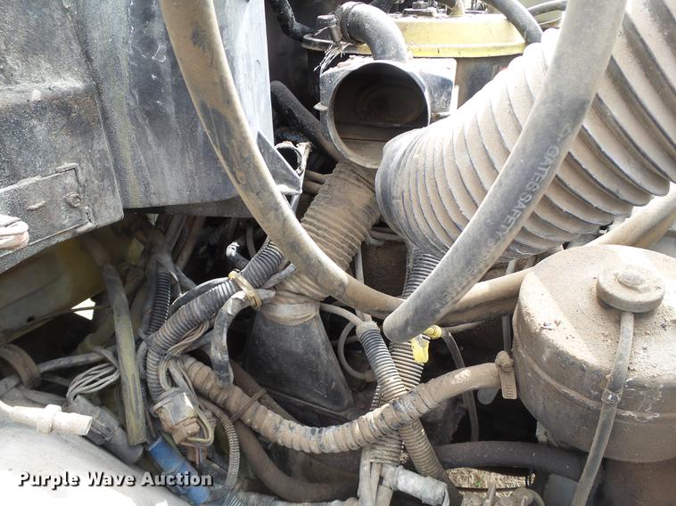 image for item EN9535 1985 Ford F700 dump truck