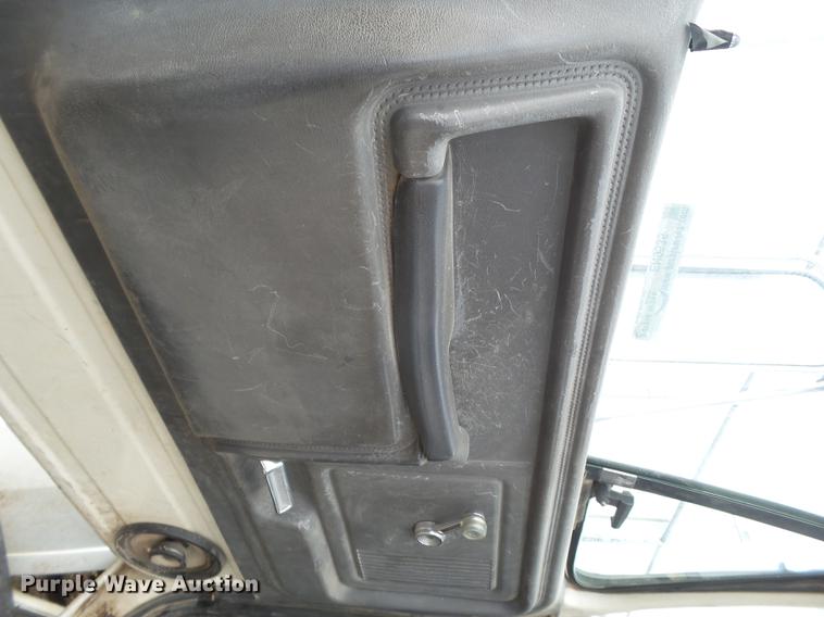 image for item EN9535 1985 Ford F700 dump truck