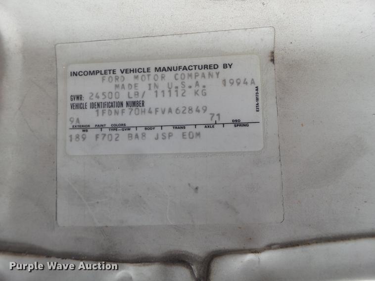 image for item EN9535 1985 Ford F700 dump truck