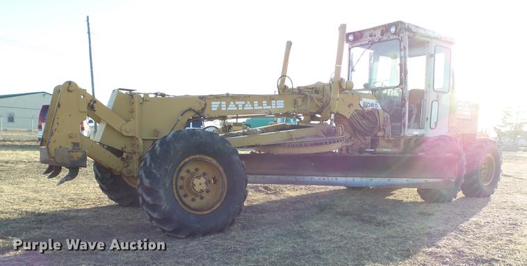 image for item EN9541 1986 Fiat-Allis FG85 motor grader