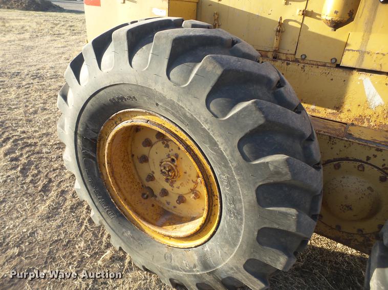 image for item EN9541 1986 Fiat-Allis FG85 motor grader