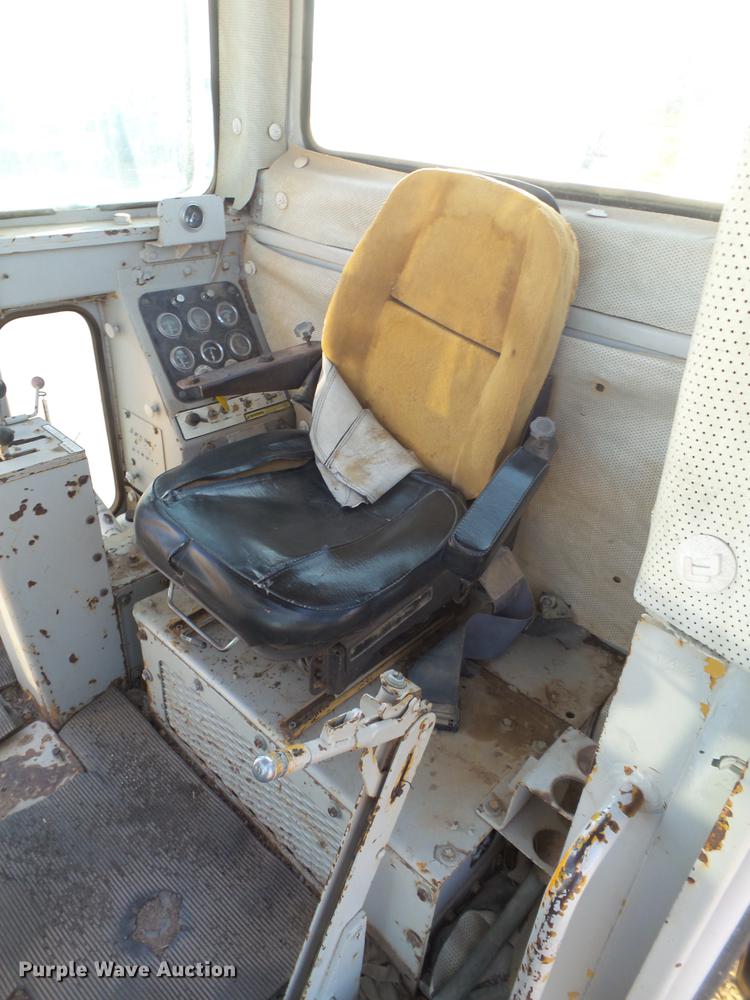 image for item EN9541 1986 Fiat-Allis FG85 motor grader