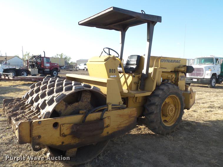 image for item EN9543 Dynapac CA15PD single drum roller