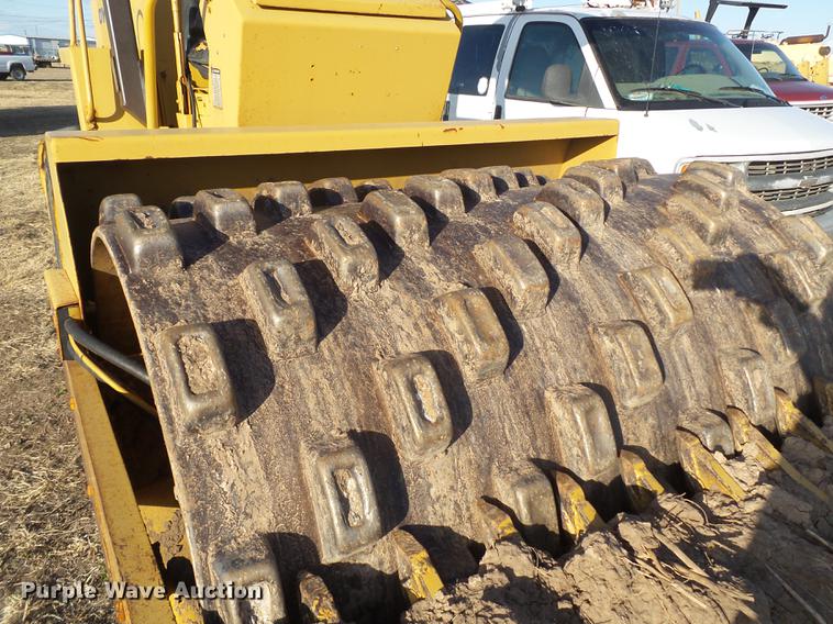 image for item EN9543 Dynapac CA15PD single drum roller