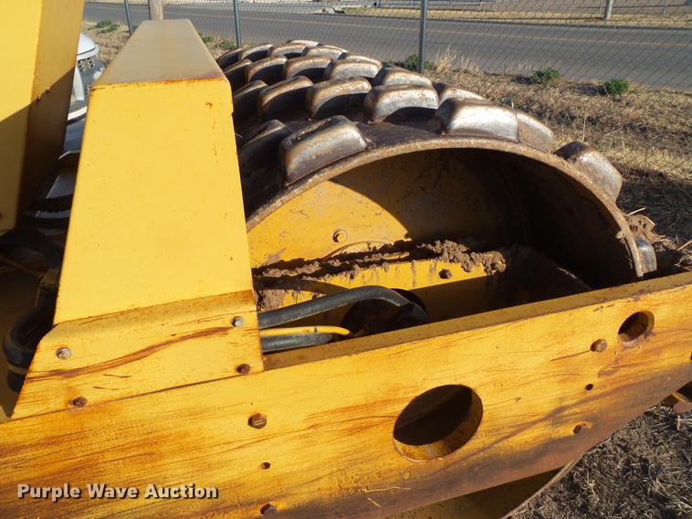 image for item EN9543 Dynapac CA15PD single drum roller