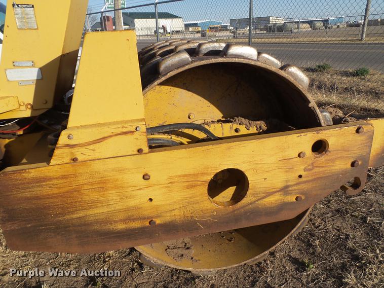 image for item EN9543 Dynapac CA15PD single drum roller