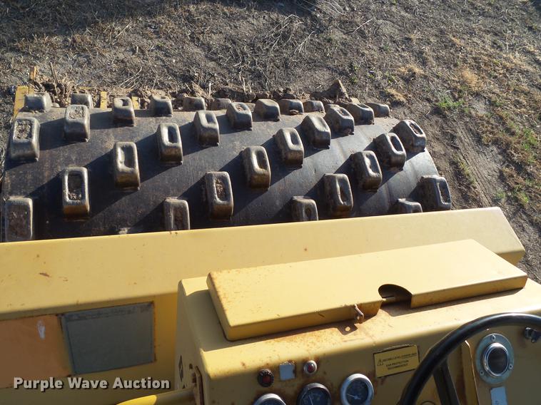 image for item EN9543 Dynapac CA15PD single drum roller