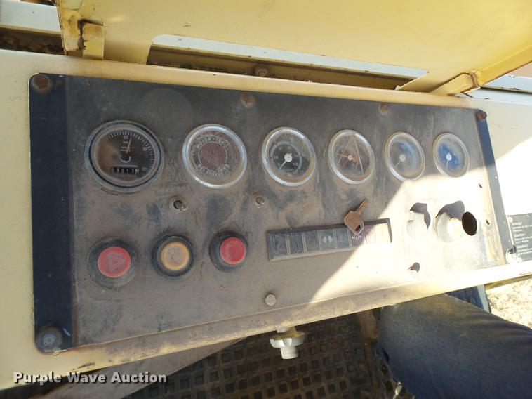 image for item EN9543 Dynapac CA15PD single drum roller