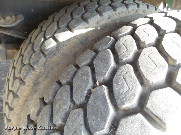 image for item EN9544 1988 Ford L8000 tank truck