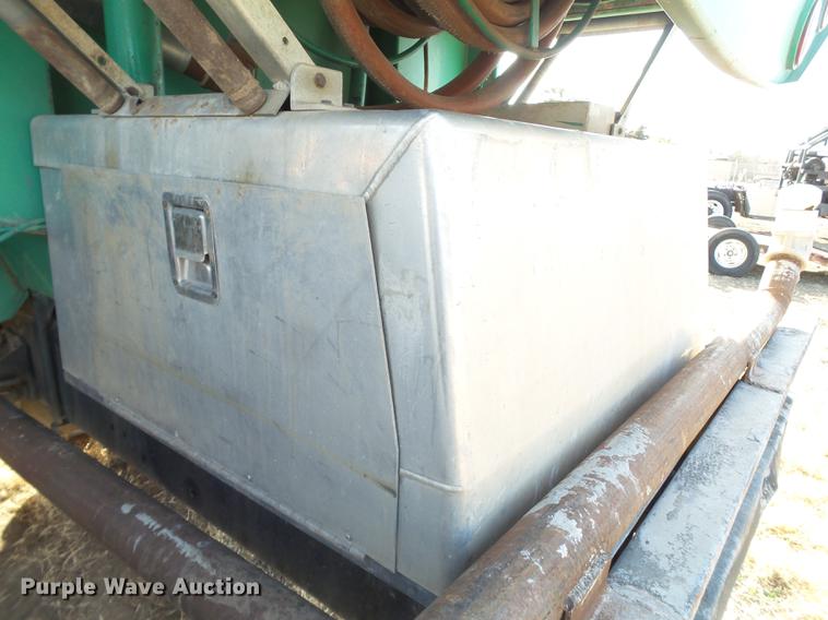 image for item EN9544 1988 Ford L8000 tank truck