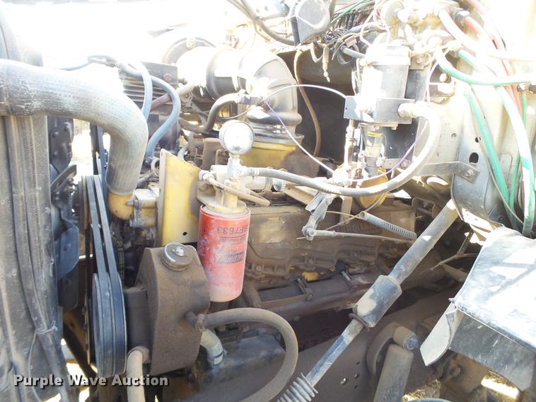 image for item EN9544 1988 Ford L8000 tank truck