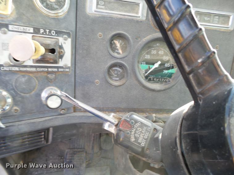 image for item EN9544 1988 Ford L8000 tank truck