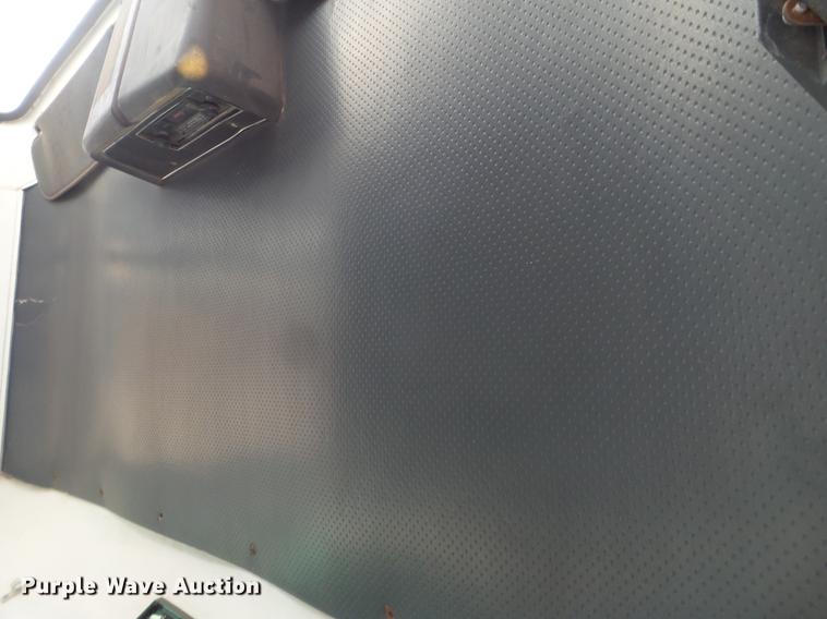 image for item EN9544 1988 Ford L8000 tank truck