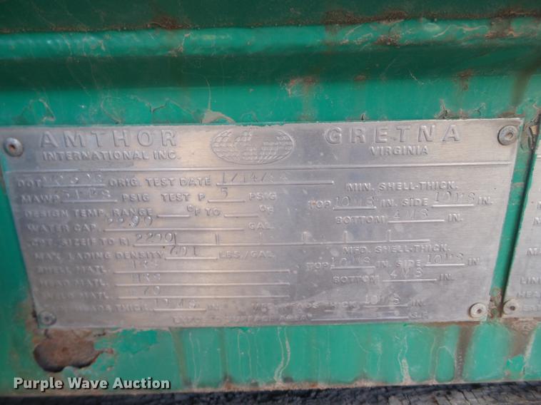 image for item EN9544 1988 Ford L8000 tank truck