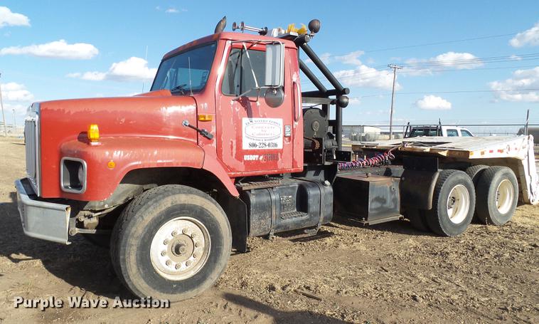 image for item EN9547 1996 International 2674 semi truck