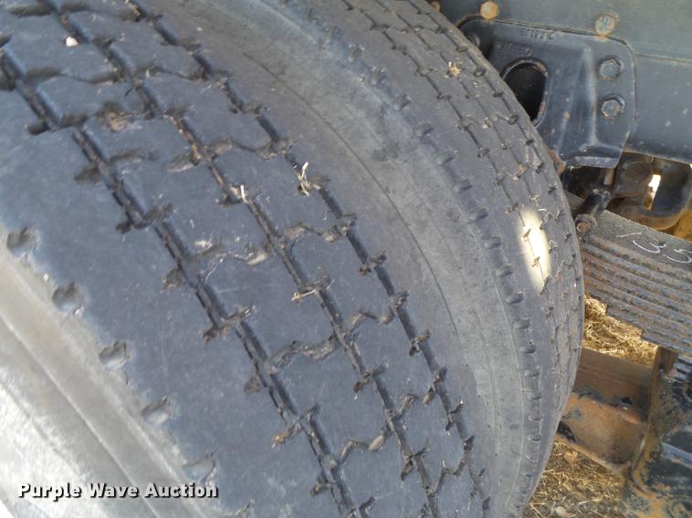 image for item EN9547 1996 International 2674 semi truck