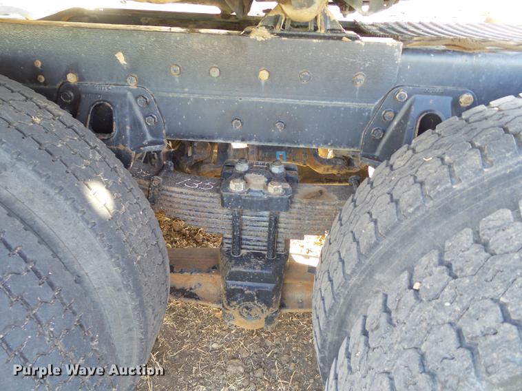 image for item EN9547 1996 International 2674 semi truck