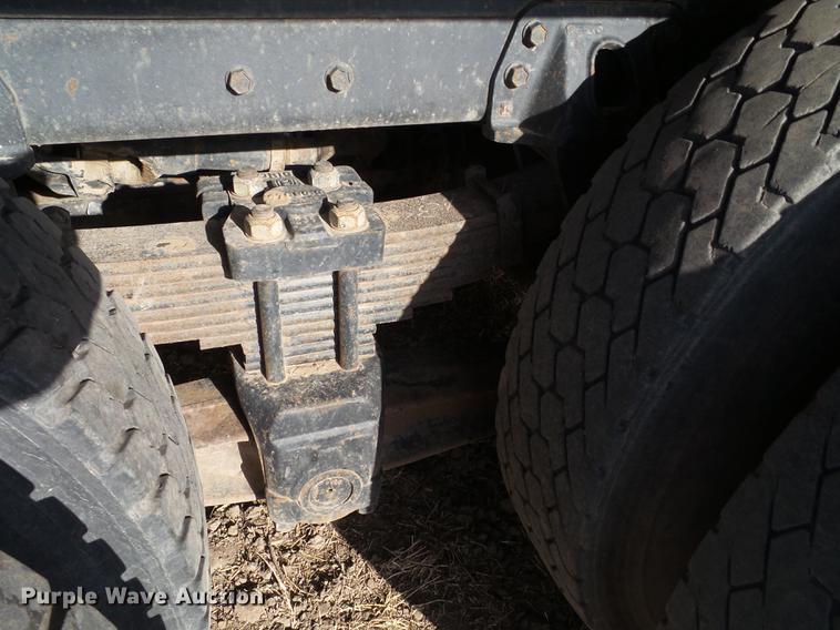 image for item EN9547 1996 International 2674 semi truck