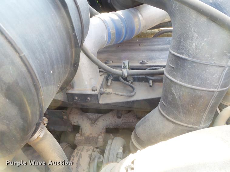 image for item EN9547 1996 International 2674 semi truck