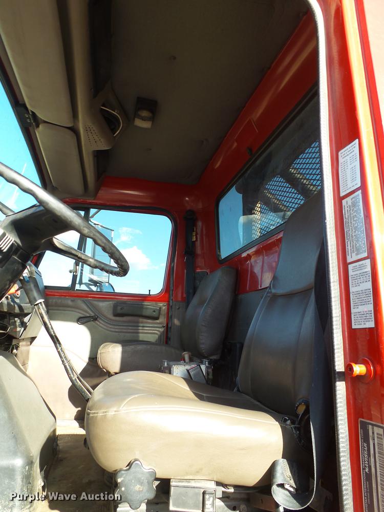 image for item EN9547 1996 International 2674 semi truck