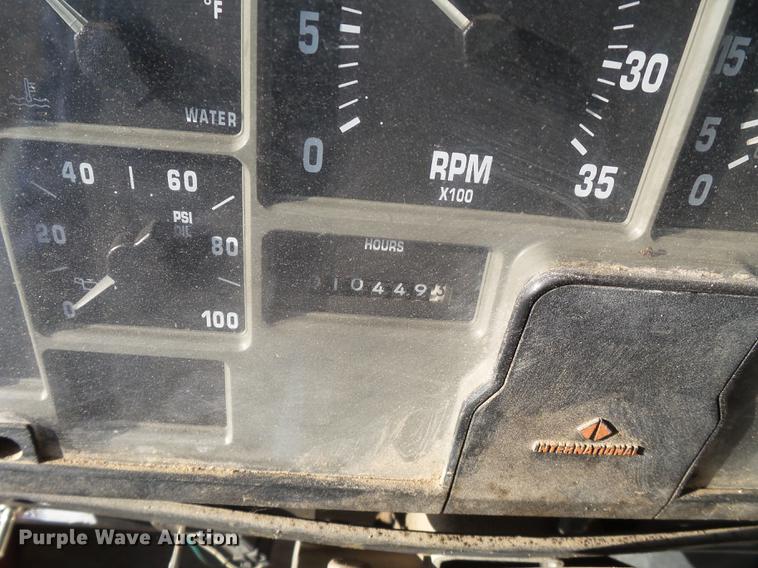 image for item EN9547 1996 International 2674 semi truck