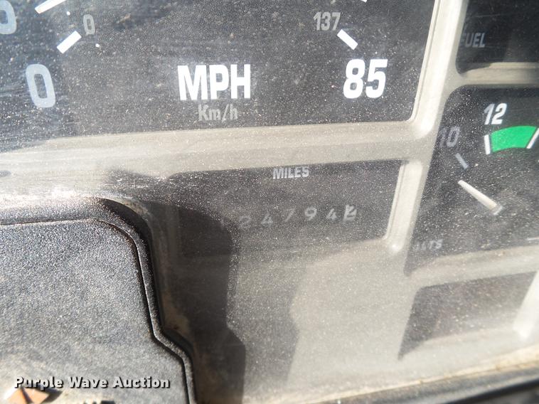 image for item EN9547 1996 International 2674 semi truck