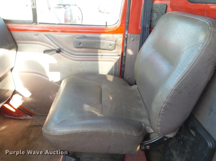 image for item EN9547 1996 International 2674 semi truck