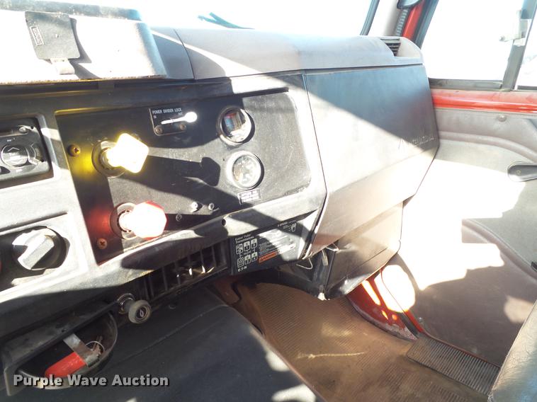 image for item EN9547 1996 International 2674 semi truck