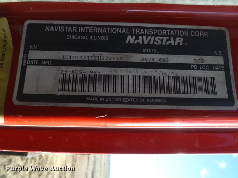 image for item EN9547 1996 International 2674 semi truck