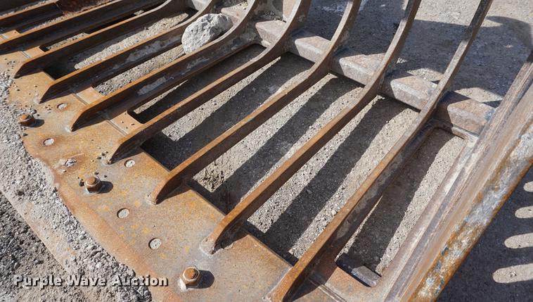 image for item G1084 JRB 824J loader rock bucket