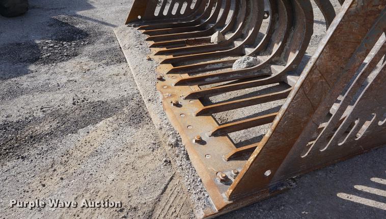 image for item G1084 JRB 824J loader rock bucket