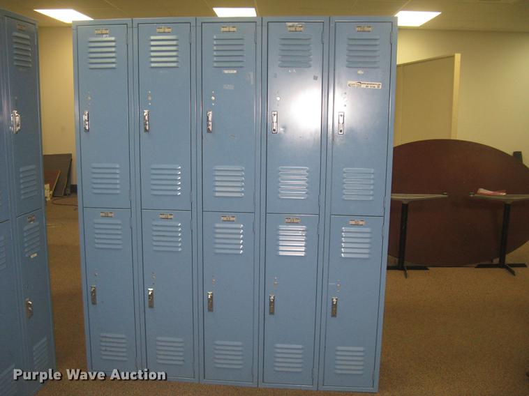 (8) steel lockers and filing in Wichita, KS Item BF9768 sold