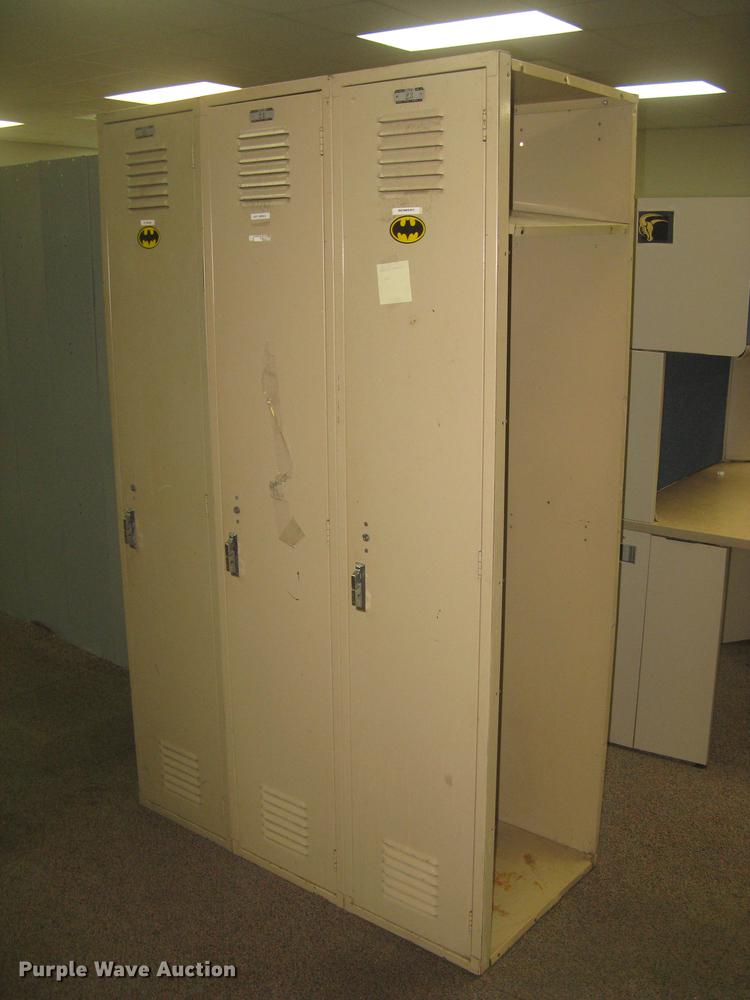 (8) steel lockers and filing in Wichita, KS Item BF9768 sold