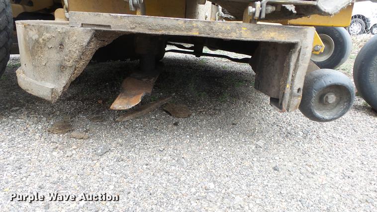 image for item DC3173 2005 Hustler ATZ lawn mower