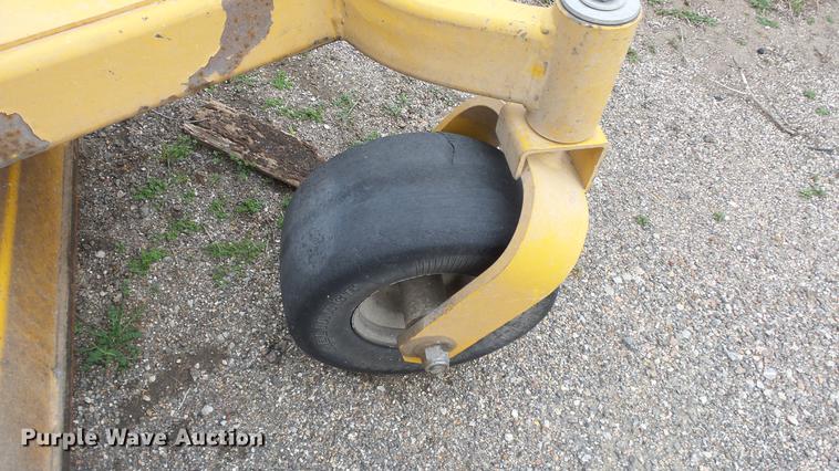 image for item DC3173 2005 Hustler ATZ lawn mower