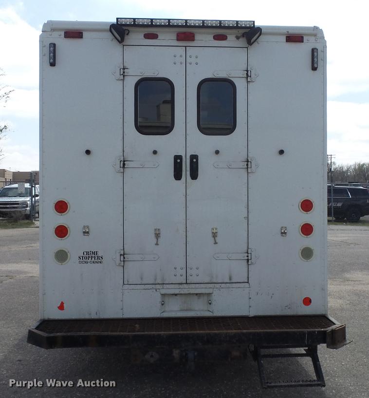 image for item DC3182 2006 Freightliner MT55 delivery truck