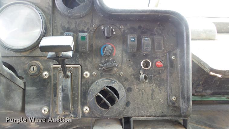 image for item DC3182 2006 Freightliner MT55 delivery truck