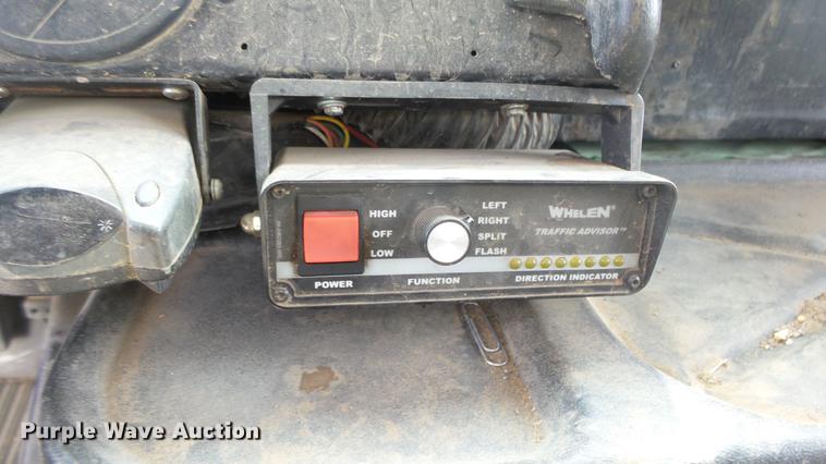 image for item DC3182 2006 Freightliner MT55 delivery truck