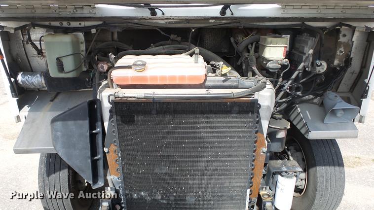 image for item DC3182 2006 Freightliner MT55 delivery truck