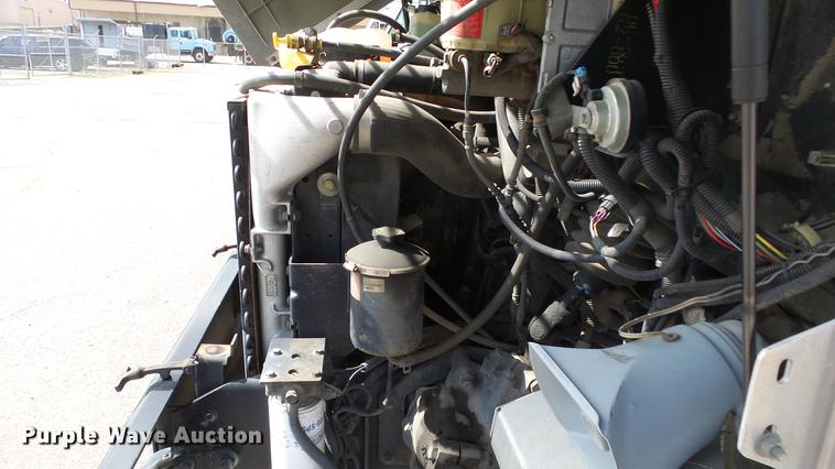 image for item DC3182 2006 Freightliner MT55 delivery truck