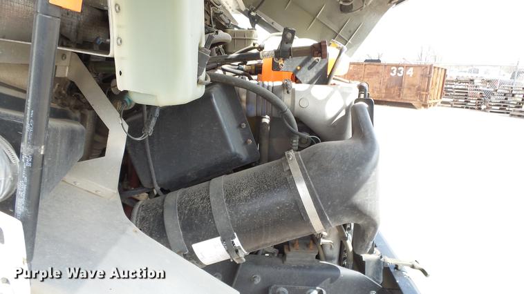 image for item DC3182 2006 Freightliner MT55 delivery truck